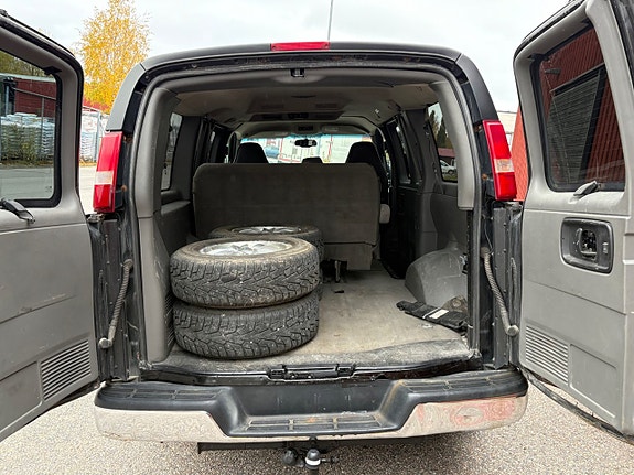 Chevrolet Express 19 of 20