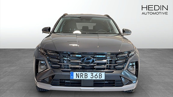 Hyundai Tucson 8 of 12