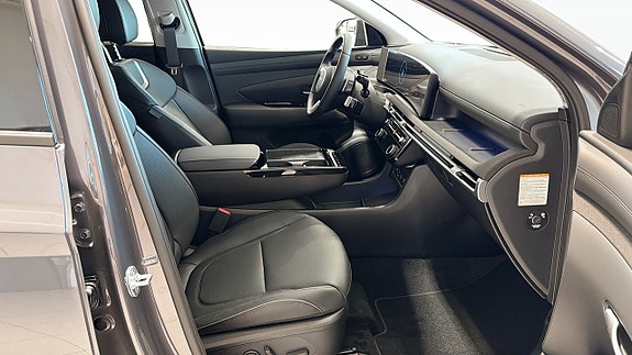 Hyundai Tucson 3 of 12