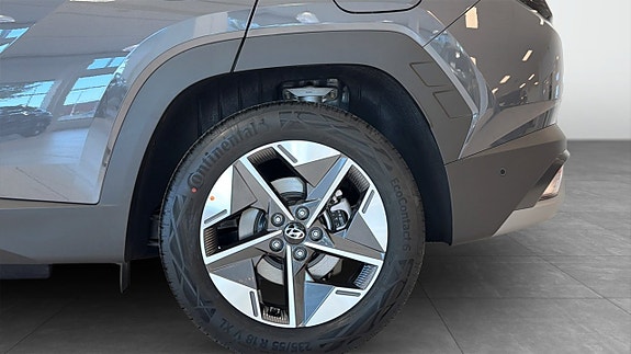 Hyundai Tucson 9 of 12