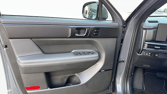 Hyundai Santa Fe 11 of 12