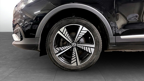 MG ZS EV 9 of 13