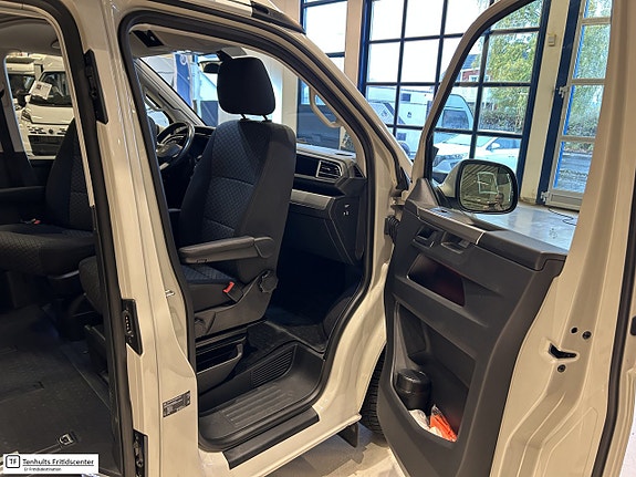 Volkswagen California BEACH 19 of 21