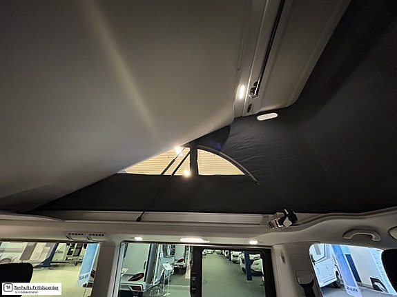 Volkswagen California BEACH 11 of 21