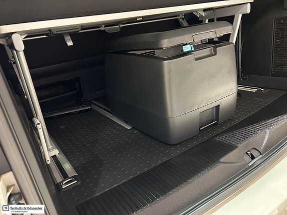 Volkswagen California BEACH 8 of 21