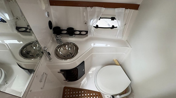 Aquador 27 HT Mercruiser TDI V6 - Topp Utrustad - Kommande 13 of 23