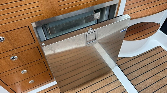 Aquador 27 HT Mercruiser TDI V6 - Topp Utrustad - Kommande 22 of 23