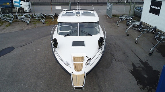 Aquador 27 HT Mercruiser TDI V6 - Topp Utrustad - Kommande 4 of 23