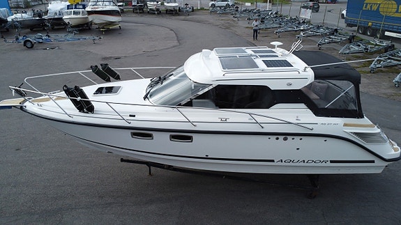 Aquador 27 HT Mercruiser TDI V6 - Topp Utrustad - Kommande 5 of 23
