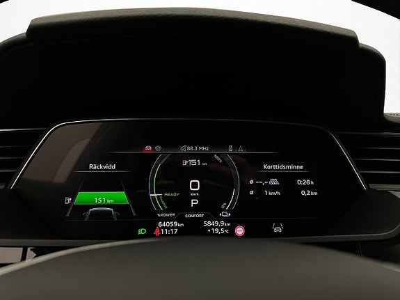 Audi Q8 e-tron 24 of 30
