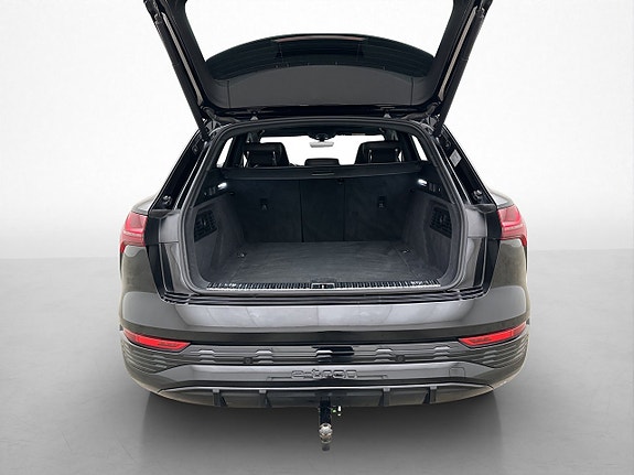Audi Q8 e-tron 11 of 30