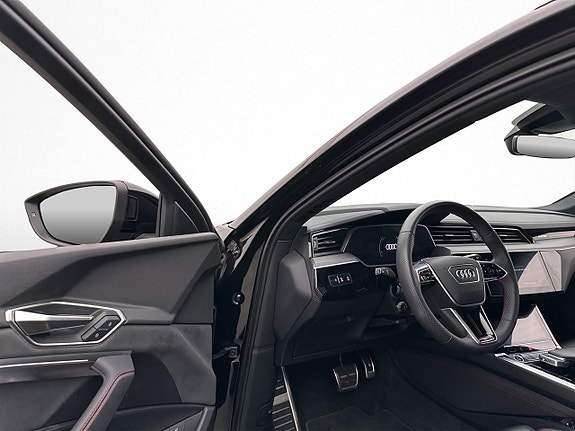 Audi Q8 e-tron 15 of 30