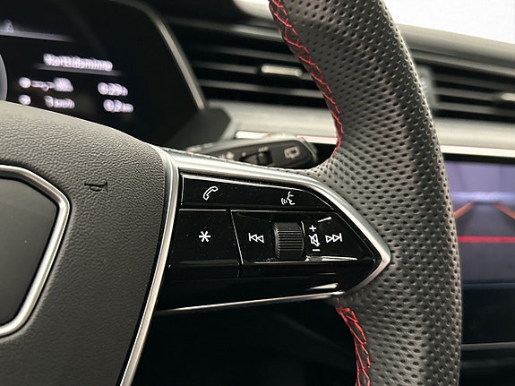 Audi Q8 e-tron 25 of 30