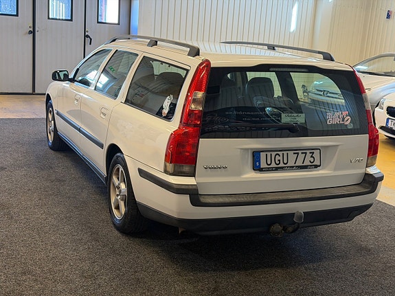 Volvo V70 4 of 10