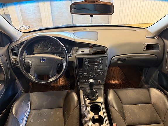 Volvo V70 8 of 10
