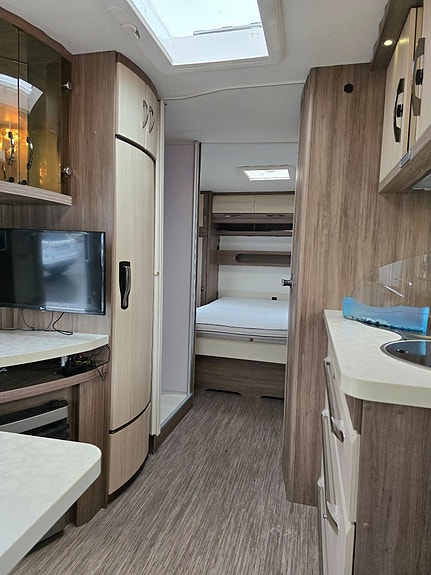 Hobby 560 FFE De Luxe *Queensbed *Förtält *Dusch *Markis 26 of 27