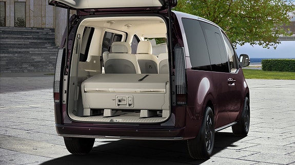 Hyundai Staria 5 of 11