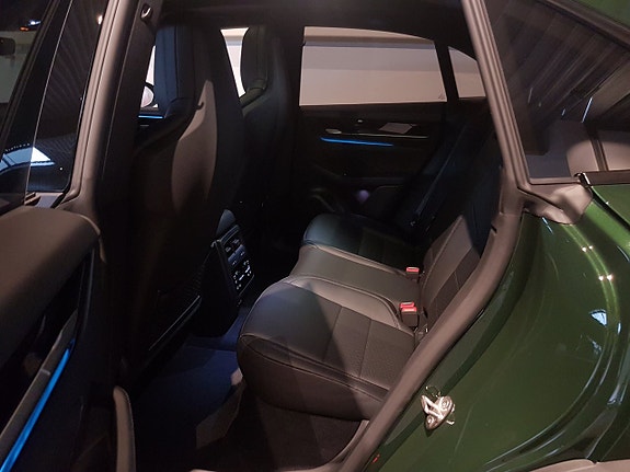 Porsche Macan 4 11 of 11