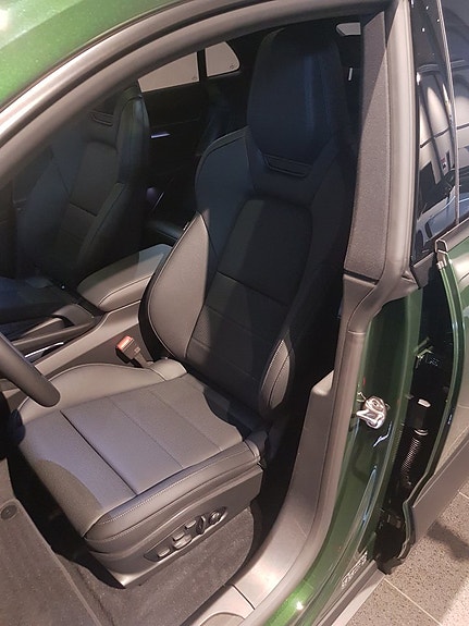 Porsche Macan 4 9 of 11