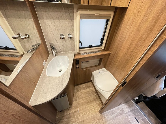 Dethleffs A 7820-2 ALPA / ALDE / Hydraul-ben / Solcell / Automat / Soffa bak / 17 of 26