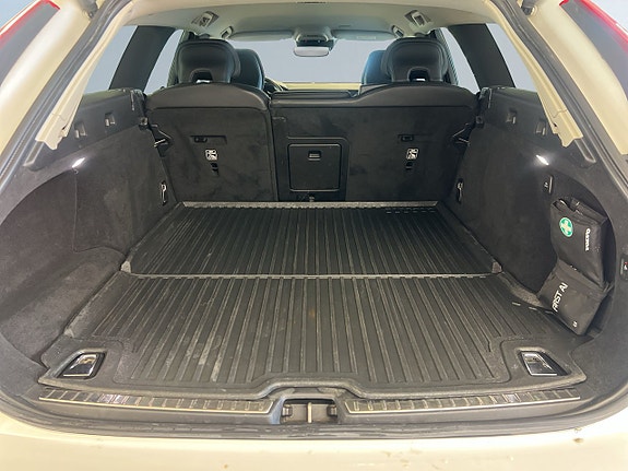 Volvo V90 Cross Country 12 of 20