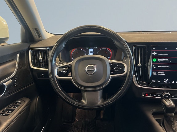 Volvo V90 Cross Country 9 of 20