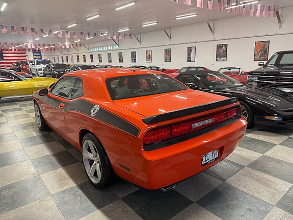 Dodge Challenger 8 of 30