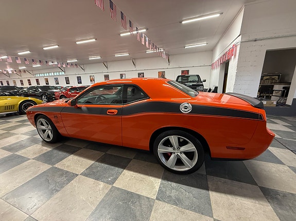 Dodge Challenger 7 of 30