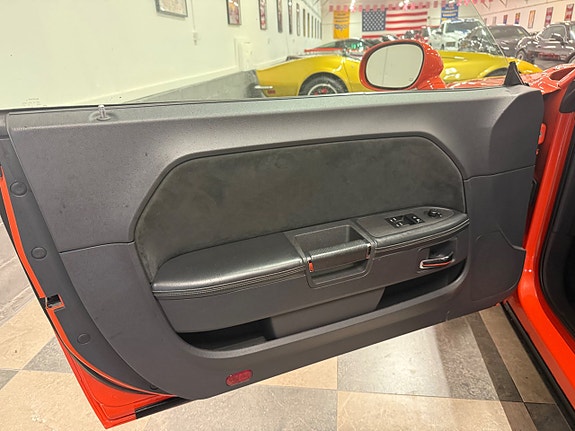 Dodge Challenger 23 of 30