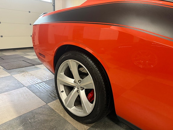 Dodge Challenger 13 of 30