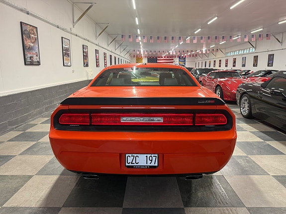 Dodge Challenger 9 of 30