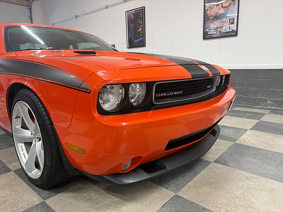 Dodge Challenger 15 of 30