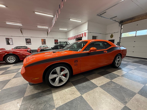 Dodge Challenger 6 of 30