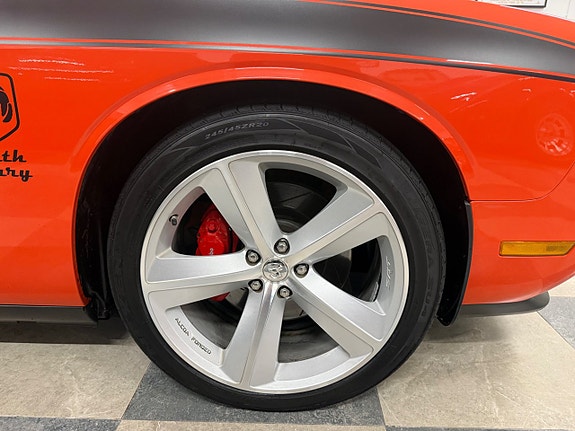 Dodge Challenger 12 of 30
