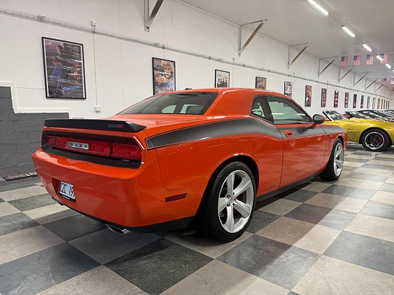 Dodge Challenger 10 of 30