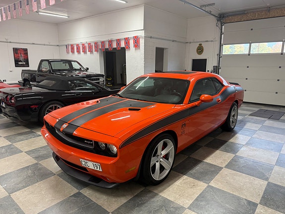 Dodge Challenger 5 of 30
