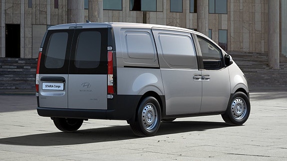Hyundai Staria 3 of 9