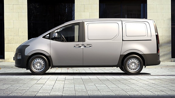 Hyundai Staria 2 of 9