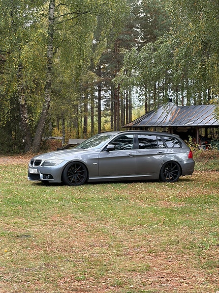 BMW 320d 6 of 9