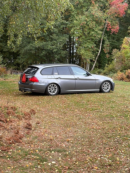 BMW 320d 3 of 9