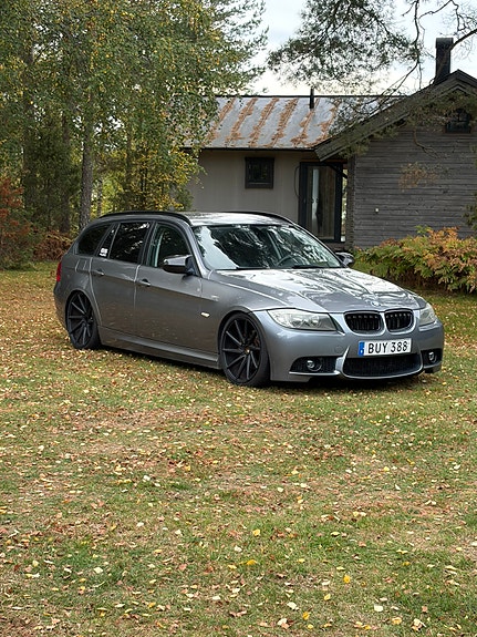BMW 320d 2 of 9