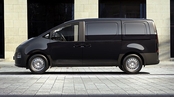 Hyundai Staria 3 of 9
