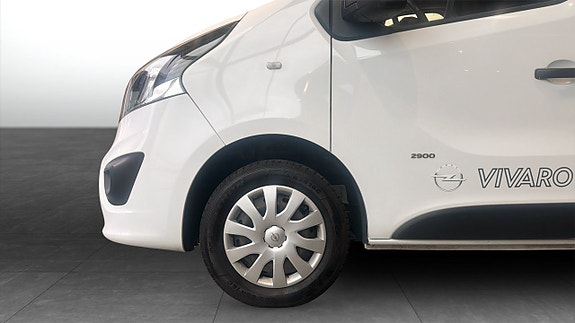 Opel Vivaro 9 of 12