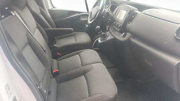 Opel Vivaro 3 of 12