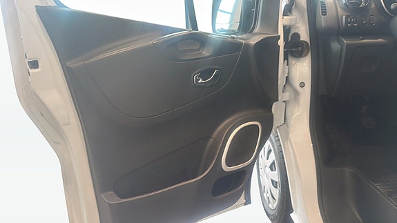 Opel Vivaro 11 of 12