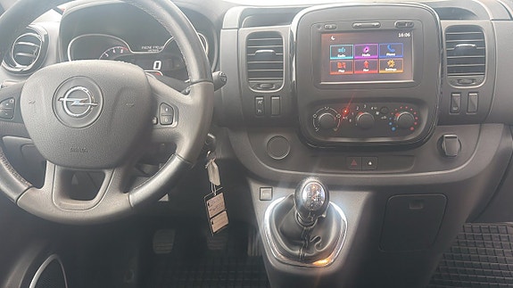 Opel Vivaro 4 of 12