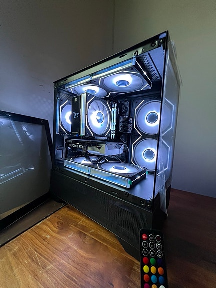 Gamingdator RTX 5060/ I5-13400F/ 16GB DDR4/ 512GB SSD