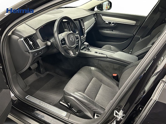 Volvo V90 Cross Country 12 of 16