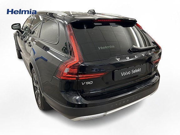 Volvo V90 Cross Country 7 of 16