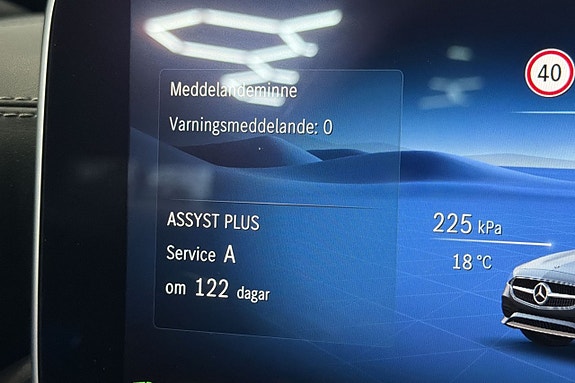 Mercedes-Benz C300 e 23 of 26